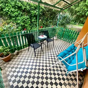 Grany's Retro Near Budapest Airport شقة