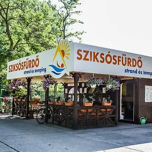 Sziksósfürdő és Campingplatz